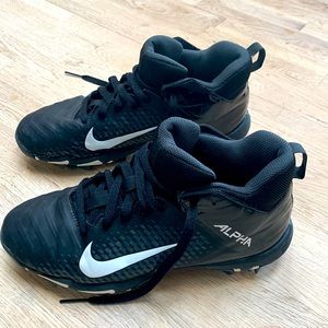 Nike Boys Alpha cleats, US 6